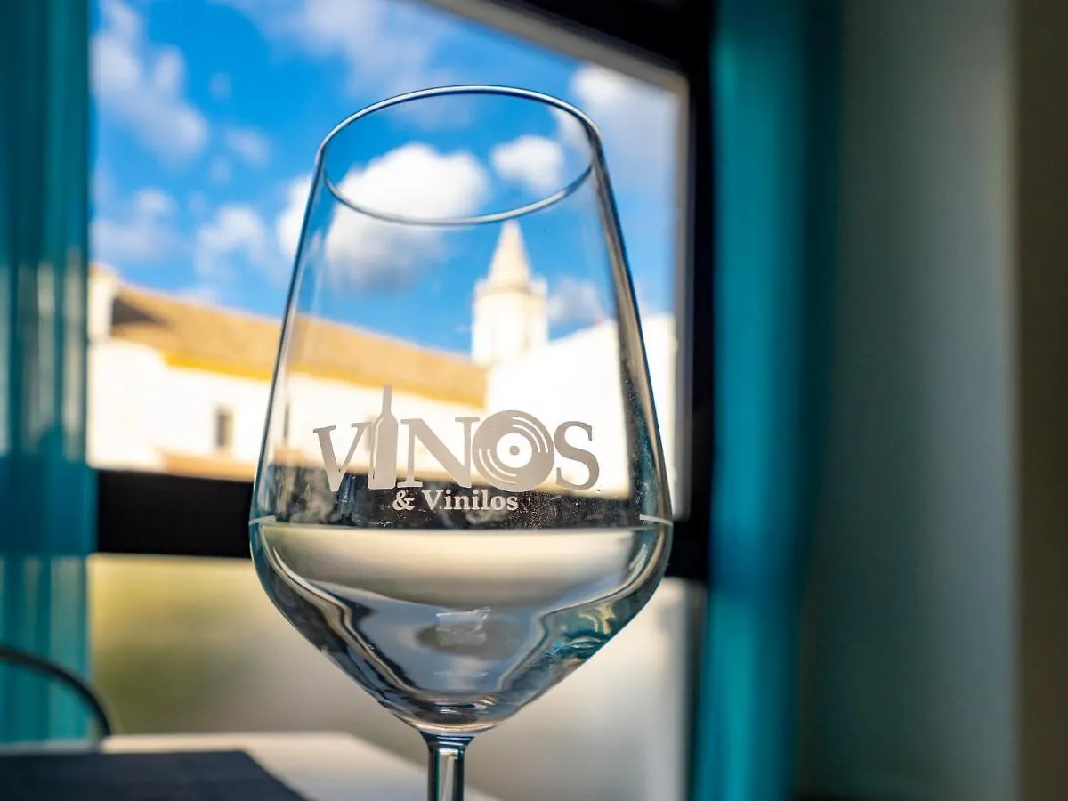 Vinos & Vinilos Aiamonte Apartamento